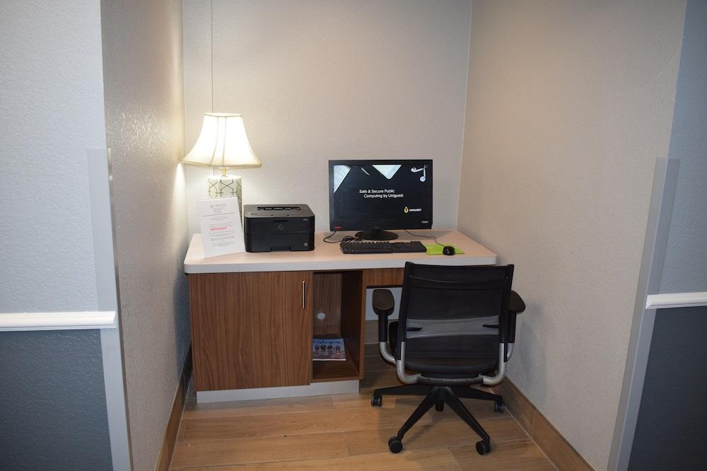Americinn By Wyndham Glendale Milwaukee Whitefish Bay Екстер'єр фото