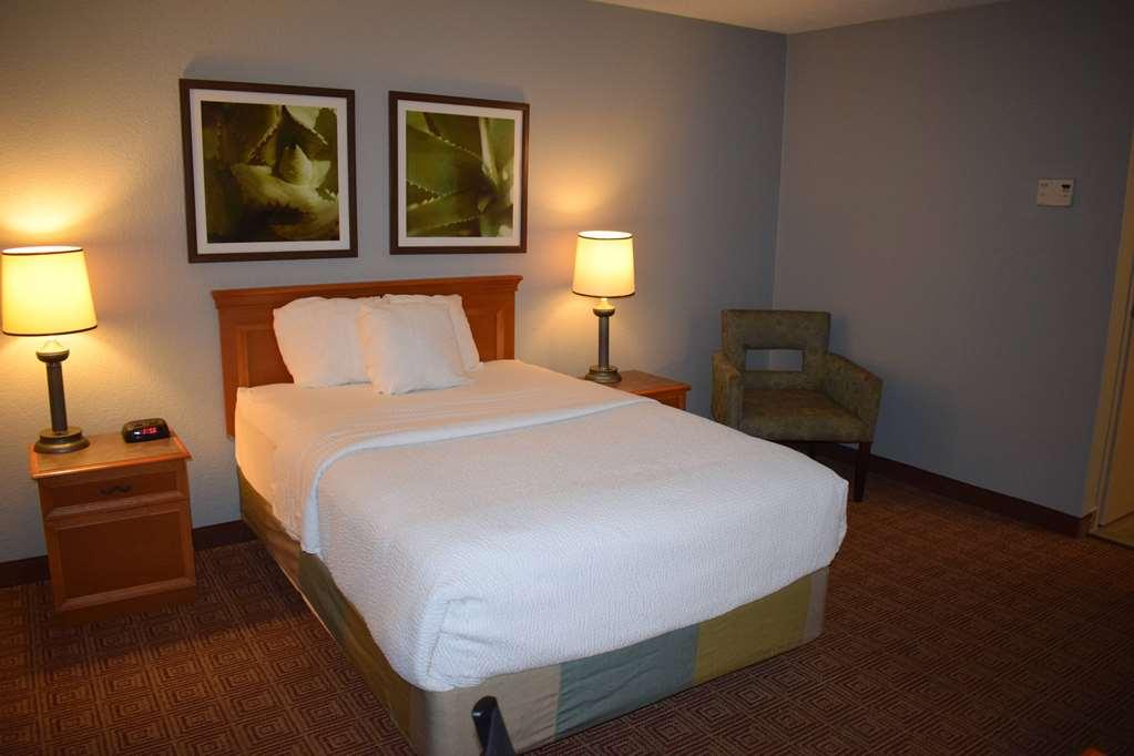 Americinn By Wyndham Glendale Milwaukee Whitefish Bay Зручності фото