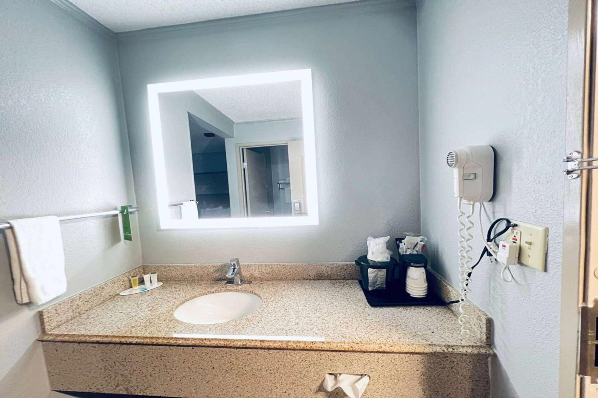 Americinn By Wyndham Glendale Milwaukee Whitefish Bay Екстер'єр фото