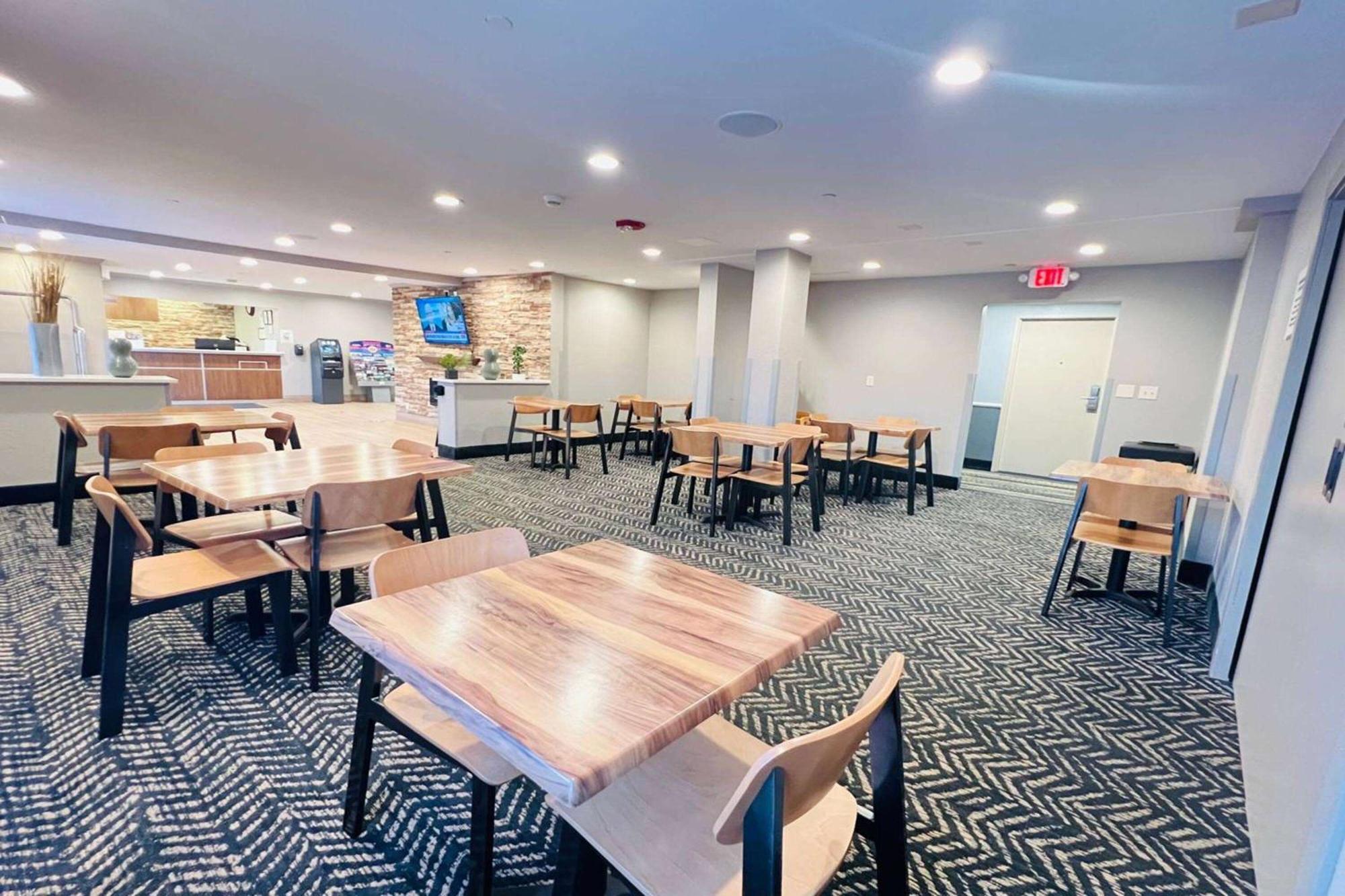 Americinn By Wyndham Glendale Milwaukee Whitefish Bay Екстер'єр фото