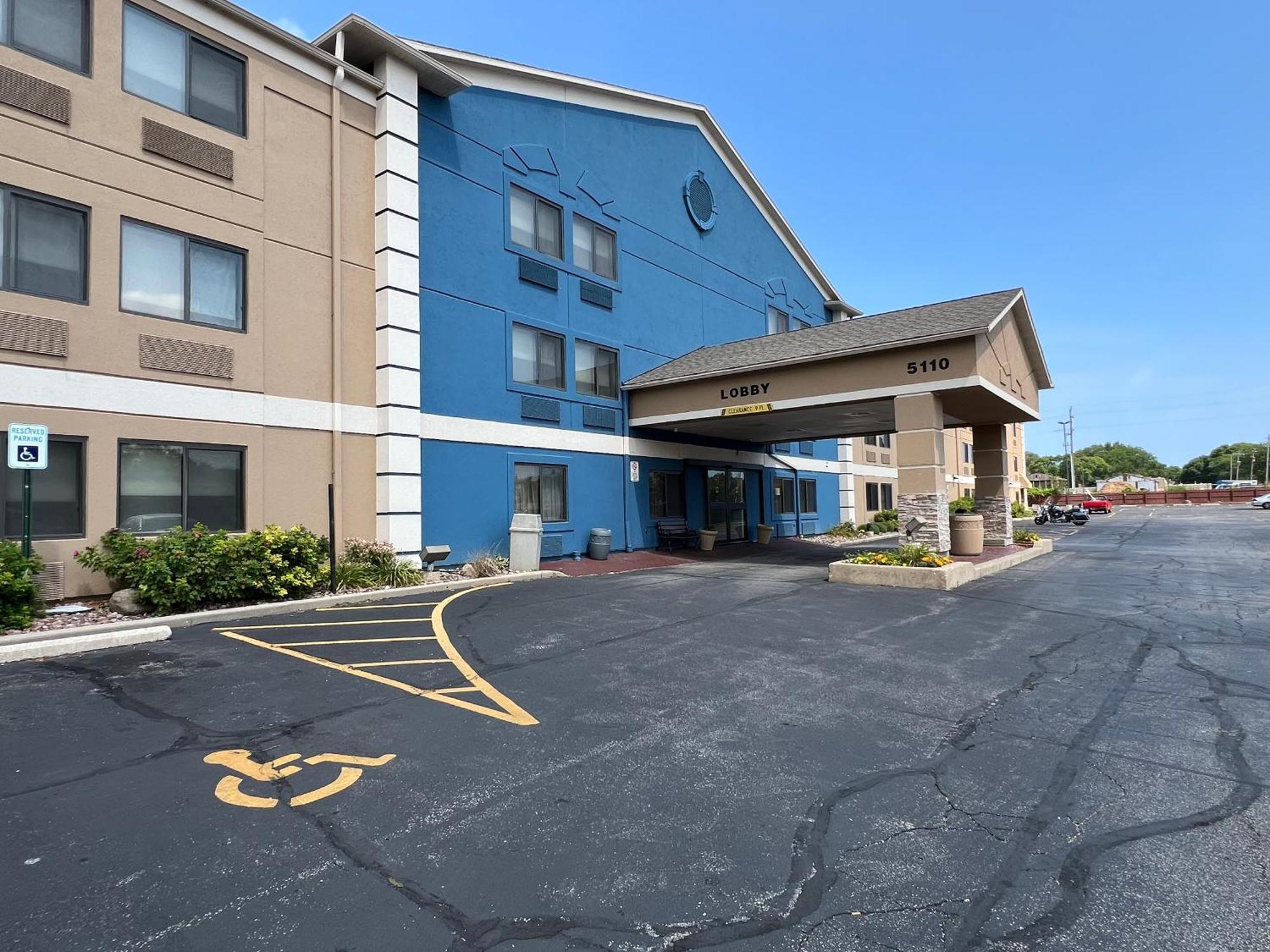 Americinn By Wyndham Glendale Milwaukee Whitefish Bay Екстер'єр фото