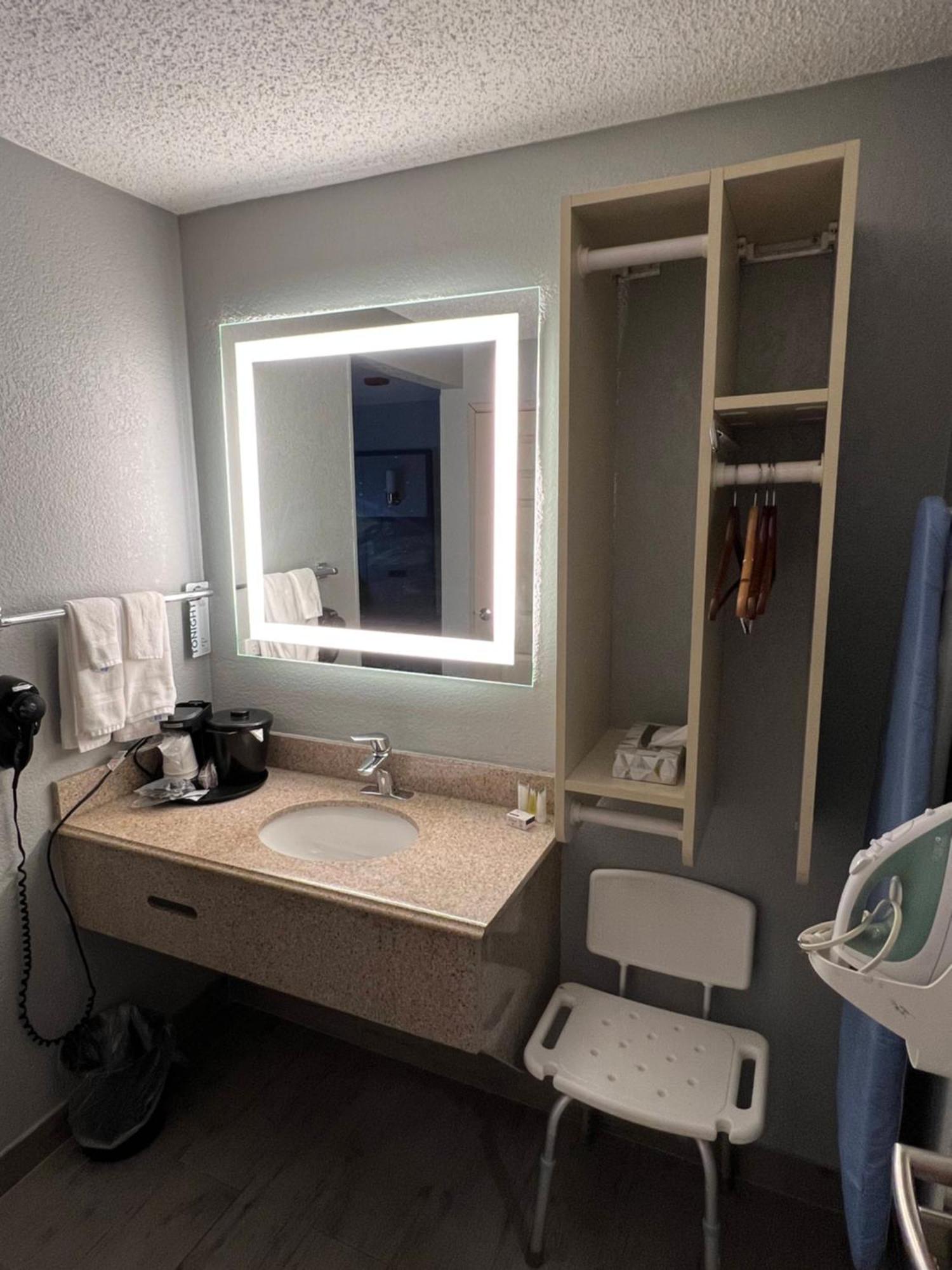 Americinn By Wyndham Glendale Milwaukee Whitefish Bay Екстер'єр фото